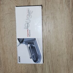 Jouge electric cigarette roller